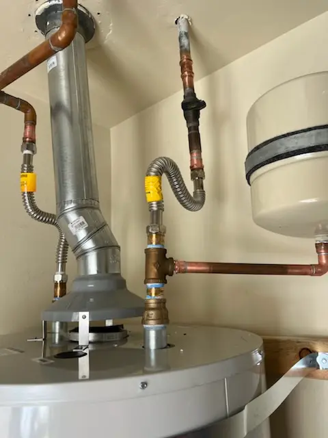 Water heater installation and plumbing repair in Glen Oak